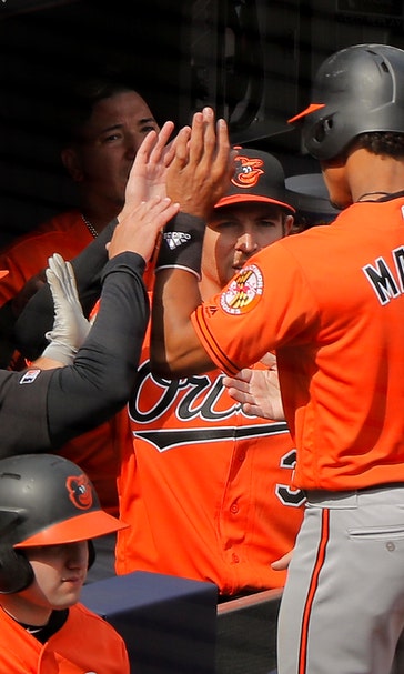 Hyde gets 1st win as manager, Orioles beat Yankees 5-3